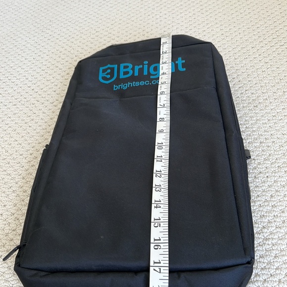 NWOT very sturdy laptop backpack w/plug in connection - Picture 6 of 7